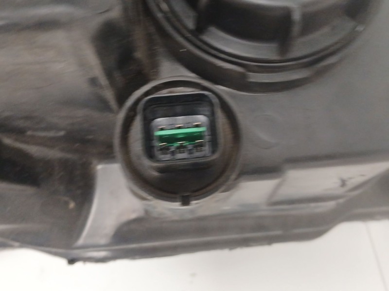 Recambio de faro izquierdo para kia sorento i (jc) 2.5 crdi referencia OEM IAM   