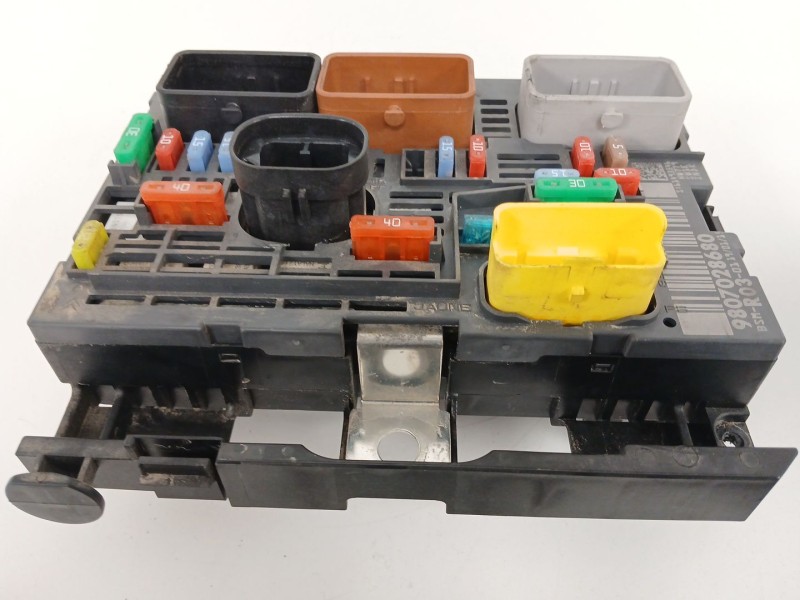 Recambio de caja reles / fusibles para citroën jumpy ii furgoneta 1.6 hdi 90 8v referencia OEM IAM 9807028680 R03 
