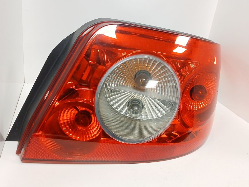 Recambio de piloto trasero derecho para renault megane ii coupé-cabriolet (em0/1_) 1.9 dci referencia OEM IAM 8200142687  