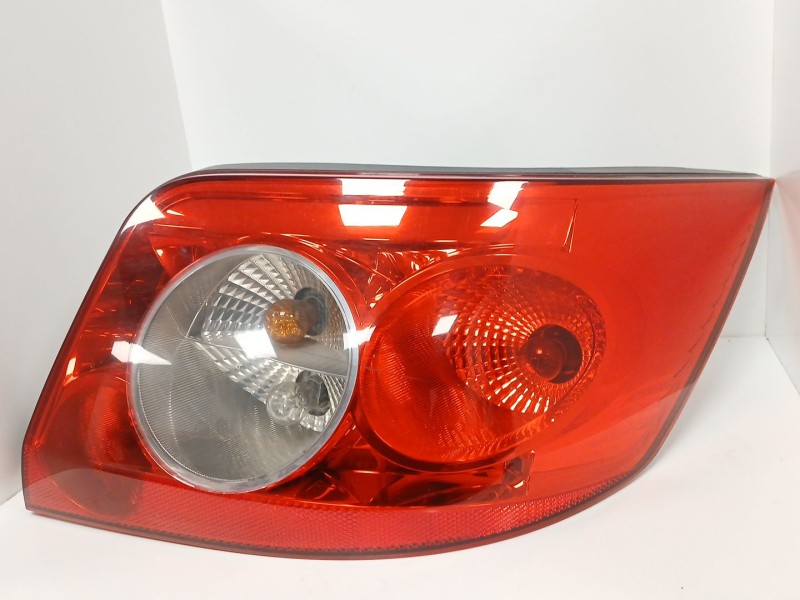 Recambio de piloto trasero derecho para renault megane ii coupé-cabriolet (em0/1_) 1.9 dci referencia OEM IAM 8200142687  