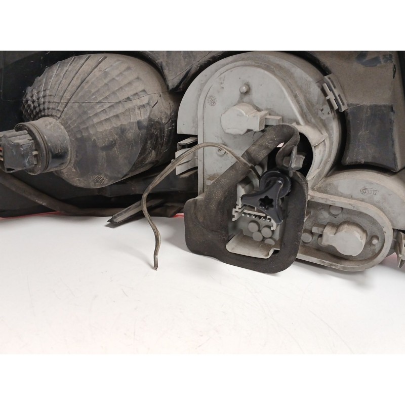 Recambio de piloto trasero derecho para renault megane ii coupé-cabriolet (em0/1_) 1.9 dci referencia OEM IAM 8200142687  