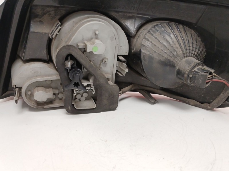 Recambio de piloto trasero izquierdo para renault megane ii coupé-cabriolet (em0/1_) 1.9 dci referencia OEM IAM   