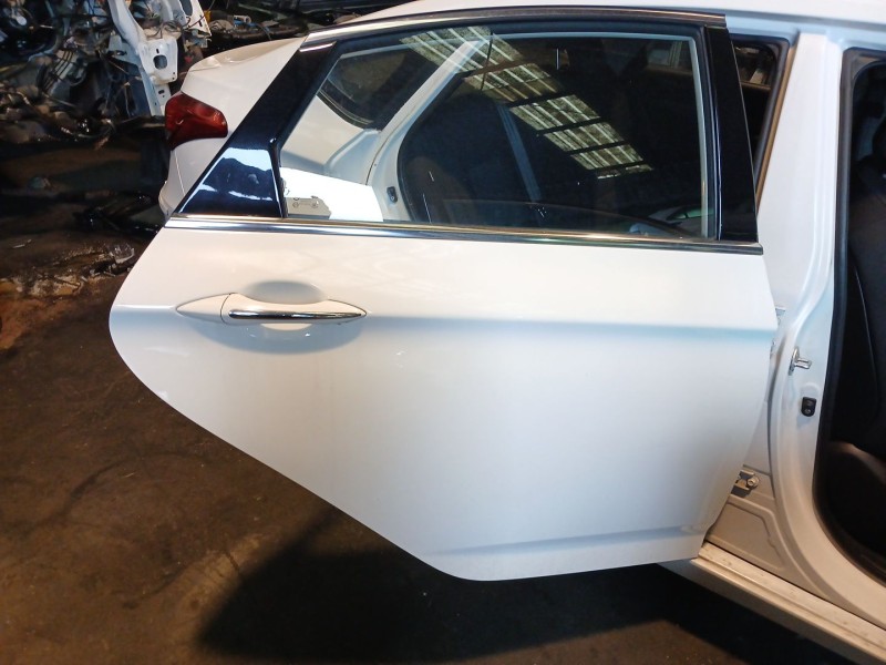 Recambio de puerta trasera derecha para hyundai i40 i (vf) 1.7 crdi referencia OEM IAM   
