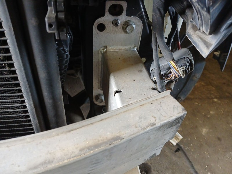 Recambio de refuerzo paragolpes delantero para jeep compass (mp, m6, mv, m7) 1.4 multiair referencia OEM IAM   