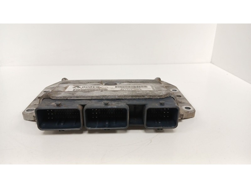 Recambio de centralita motor uce para renault megane iii hatchback (bz0/1_, b3_) 1.6 16v (bz0h) referencia OEM IAM 8200509516  
