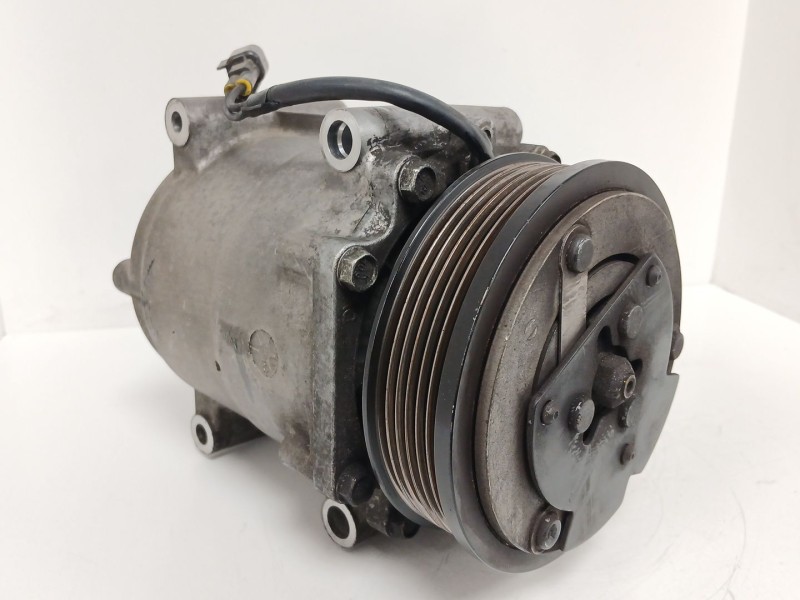 Recambio de compresor aire acondicionado para ford fiesta vi (cb1, ccn) 1.6 tdci referencia OEM IAM   
