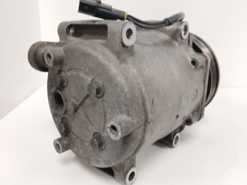 Recambio de compresor aire acondicionado para ford fiesta vi (cb1, ccn) 1.6 tdci referencia OEM IAM   