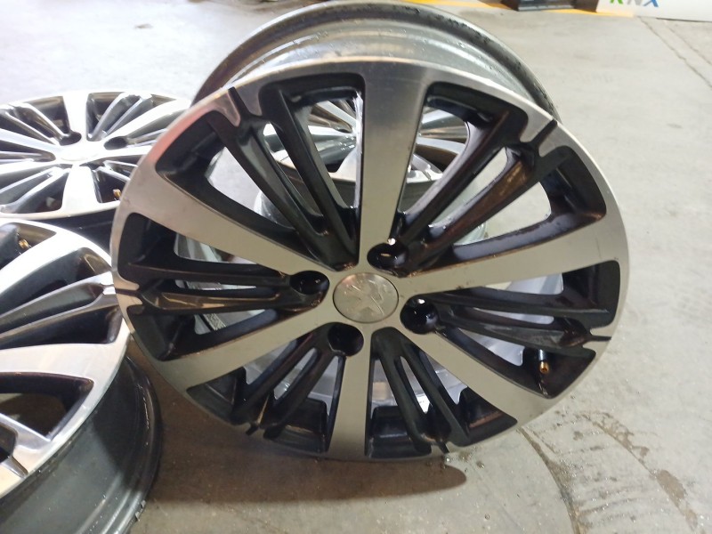 Recambio de juego llantas para peugeot 208 i (ca_, cc_) 1.2 vti 82 referencia OEM IAM   