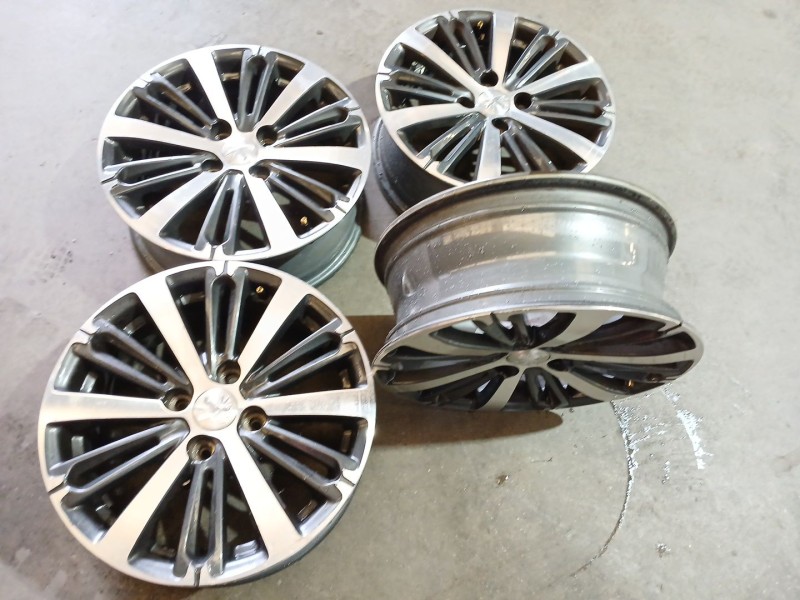 Recambio de juego llantas para peugeot 208 i (ca_, cc_) 1.2 vti 82 referencia OEM IAM   
