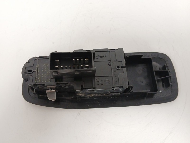 Recambio de mando elevalunas delantero izquierdo para peugeot 208 i (ca_, cc_) 1.5 bluehdi 100 referencia OEM IAM 9675112770  