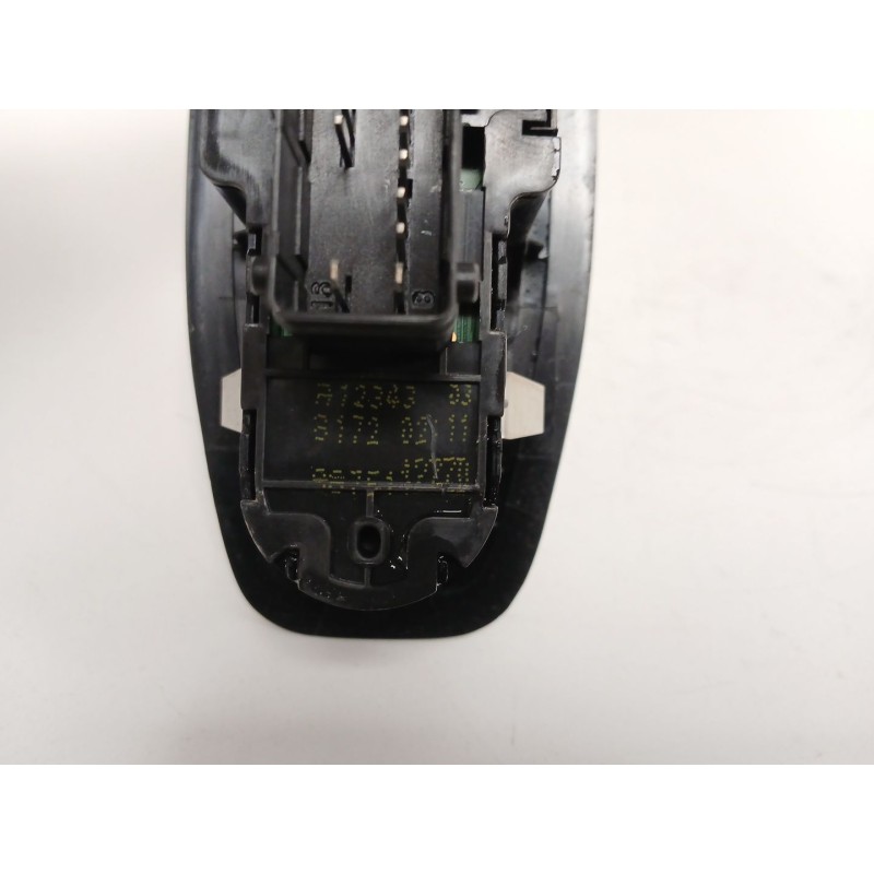 Recambio de mando elevalunas delantero izquierdo para peugeot 208 i (ca_, cc_) 1.5 bluehdi 100 referencia OEM IAM 9675112770  