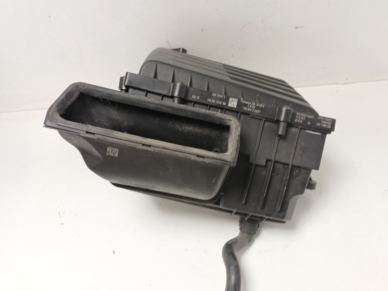 Recambio de filtro aire para volkswagen t-roc (a11, d11) 1.6 tdi referencia OEM IAM 5Q0129607S 5Q0129601BM 5Q0129618N