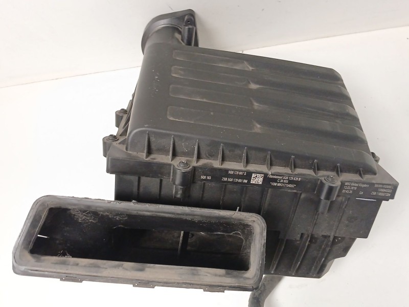 Recambio de filtro aire para volkswagen t-roc (a11, d11) 1.6 tdi referencia OEM IAM 5Q0129607S 5Q0129601BM 5Q0129618N
