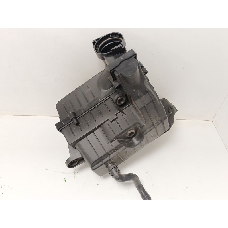 Recambio de filtro aire para volkswagen t-roc (a11, d11) 1.6 tdi referencia OEM IAM 5Q0129607S 5Q0129601BM 5Q0129618N