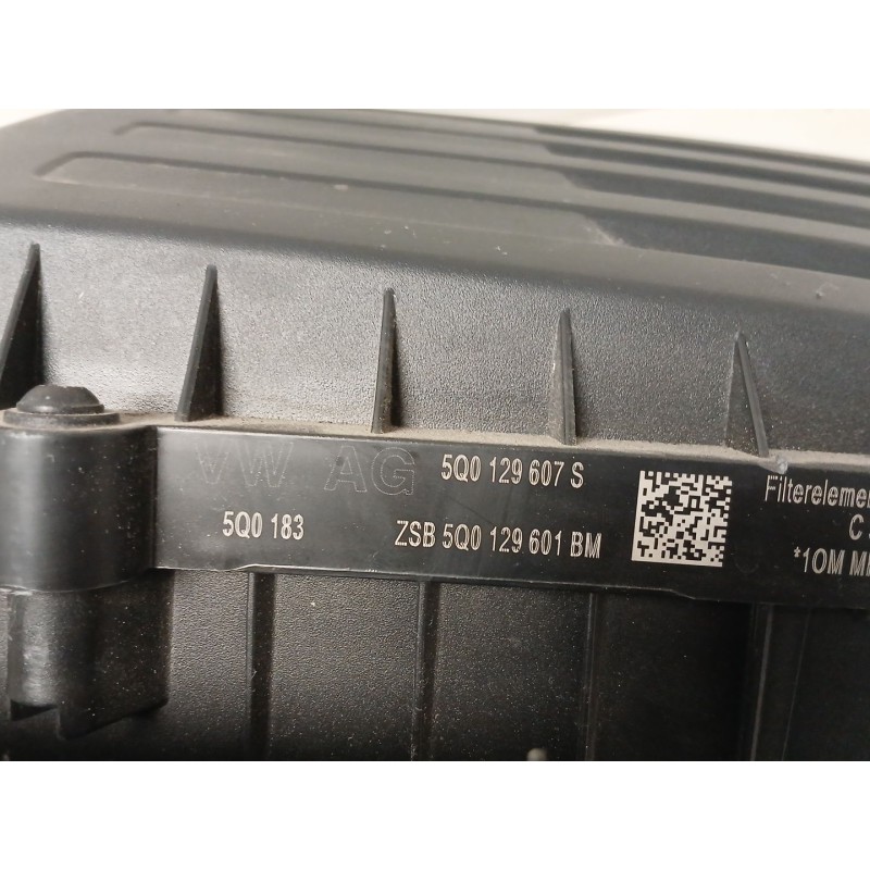 Recambio de filtro aire para volkswagen t-roc (a11, d11) 1.6 tdi referencia OEM IAM 5Q0129607S 5Q0129601BM 5Q0129618N