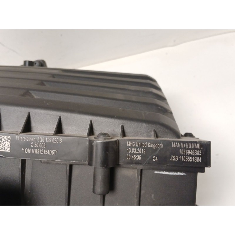 Recambio de filtro aire para volkswagen t-roc (a11, d11) 1.6 tdi referencia OEM IAM 5Q0129607S 5Q0129601BM 5Q0129618N