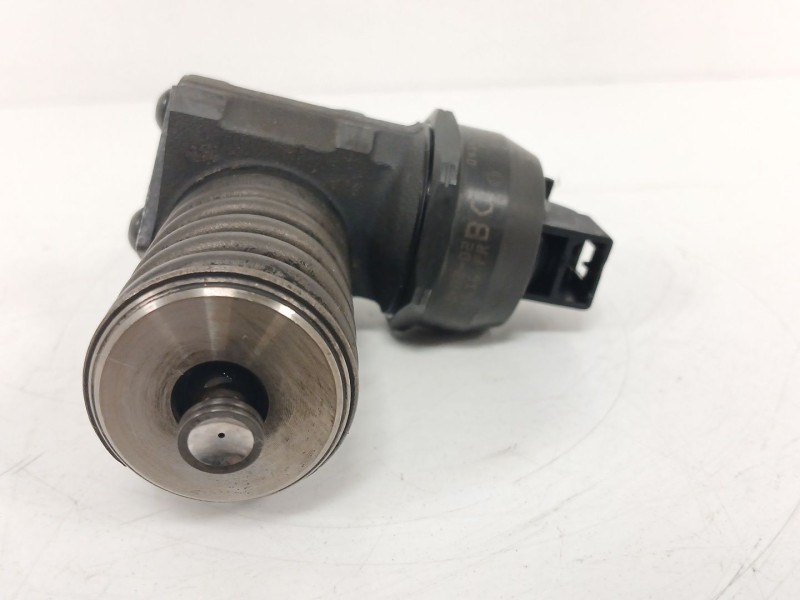 Recambio de inyector para volkswagen golf iv (1j1) 1.9 tdi referencia OEM IAM   
