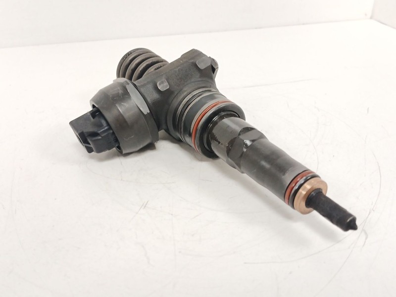Recambio de inyector para volkswagen golf iv (1j1) 1.9 tdi referencia OEM IAM   
