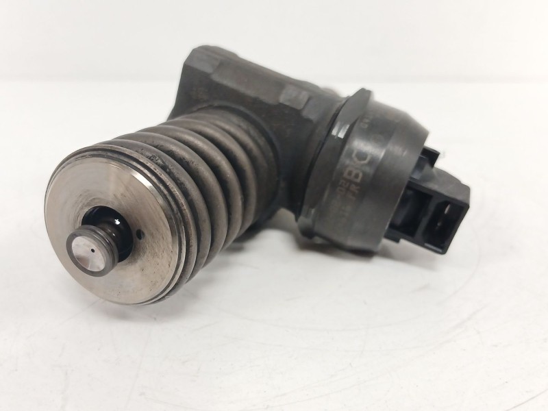 Recambio de inyector para volkswagen golf iv (1j1) 1.9 tdi referencia OEM IAM   