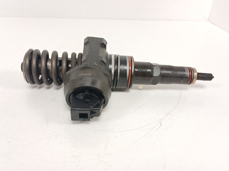 Recambio de inyector para volkswagen golf iv (1j1) 1.9 tdi referencia OEM IAM 038130073AJ  