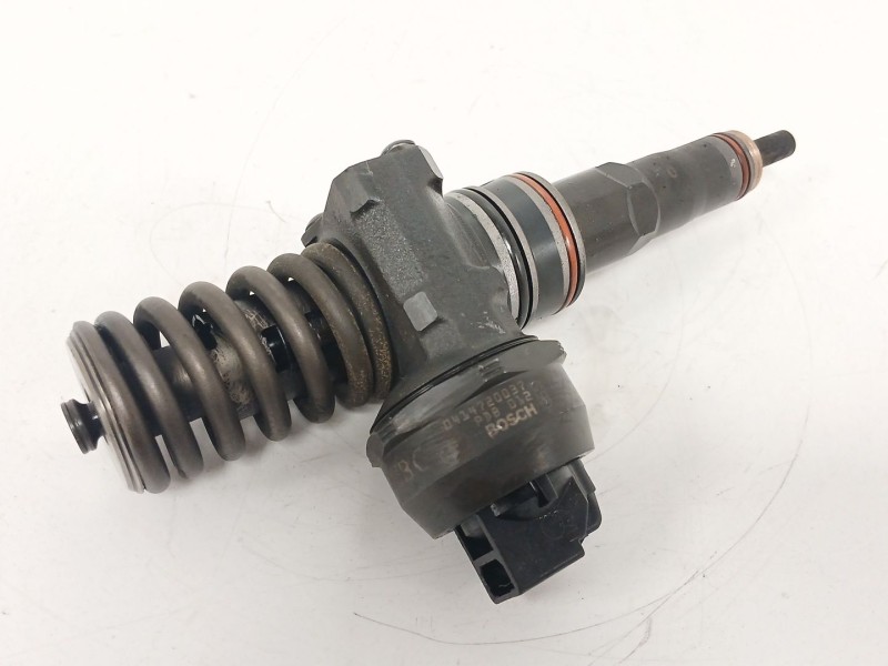 Recambio de inyector para volkswagen golf iv (1j1) 1.9 tdi referencia OEM IAM 038130073AJ  