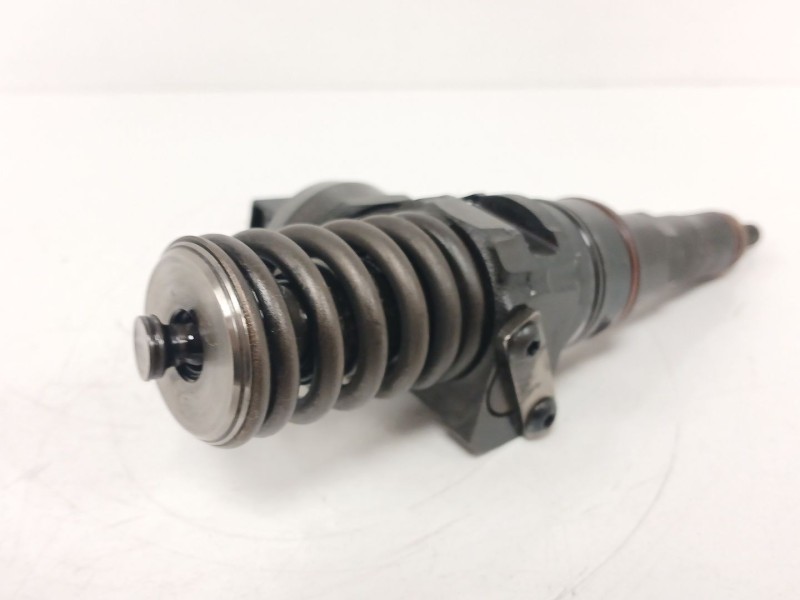 Recambio de inyector para volkswagen golf iv (1j1) 1.9 tdi referencia OEM IAM 038130073AJ  