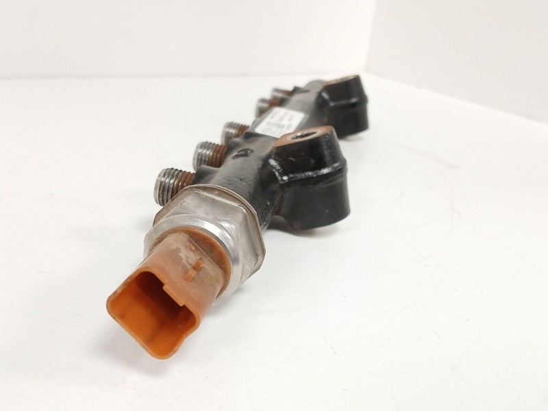 Recambio de rampa inyectora para peugeot partner tepee 1.6 hdi / bluehdi 75 referencia OEM IAM   
