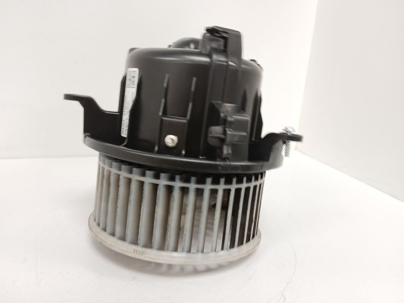 Recambio de motor calefaccion para seat arona (kj7, kjp) 1.0 tsi referencia OEM IAM 2Q1820021 GT860003 