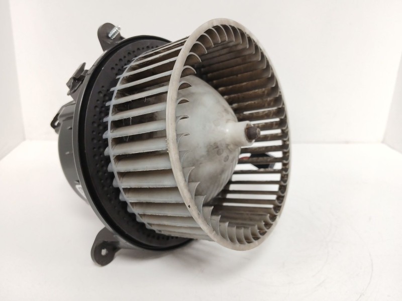 Recambio de motor calefaccion para seat arona (kj7, kjp) 1.0 tsi referencia OEM IAM 2Q1820021 GT860003 