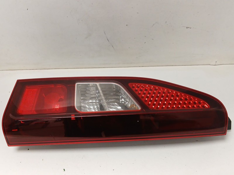 Recambio de piloto trasero derecho para peugeot partner tepee 1.6 hdi / bluehdi 75 referencia OEM IAM 0283632172  