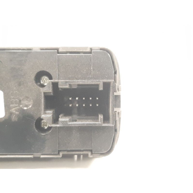 Recambio de mando elevalunas delantero izquierdo para opel signum 2.2 16v cat (z 22 yh / lch) referencia OEM IAM 687833988 09185