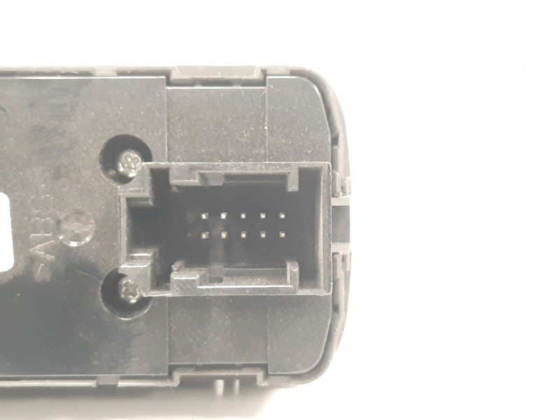 Recambio de mando elevalunas delantero izquierdo para opel signum 2.2 16v cat (z 22 yh / lch) referencia OEM IAM 687833988 09185