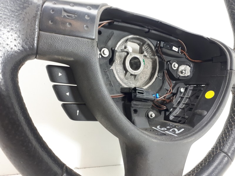 Recambio de volante para opel tigra twin top cosmo referencia OEM IAM CV250321XXN  