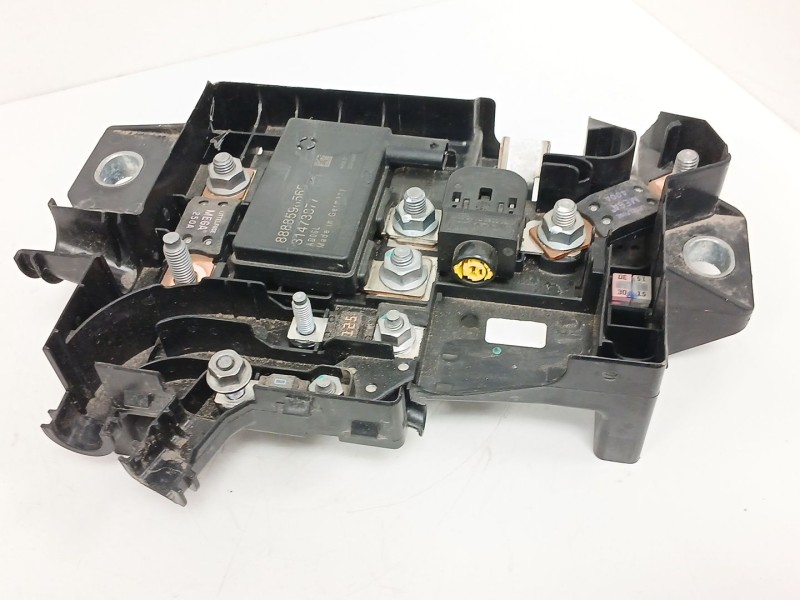 Recambio de caja reles / fusibles para volvo xc40 (536) d4 awd referencia OEM IAM 32200334  