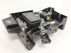 Recambio de caja reles / fusibles para volvo xc40 (536) d4 awd referencia OEM IAM 32200334   2