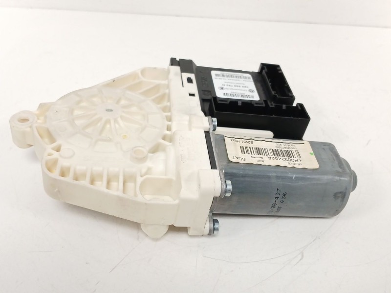 Recambio de motor elevalunas delantero derecho para seat leon (1p1) 2.0 tdi referencia OEM IAM 1P0837402A 1K0959792H 