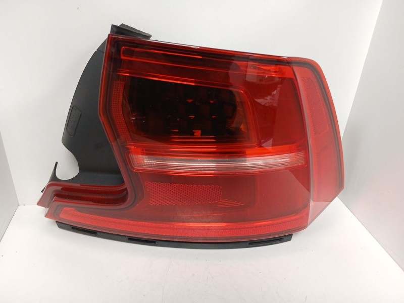 Recambio de piloto trasero derecho para volvo s90 ii (234) d4 referencia OEM IAM 31698713  