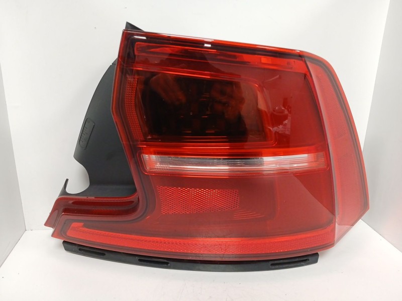 Recambio de piloto trasero derecho para volvo s90 ii (234) d4 referencia OEM IAM 31698713  