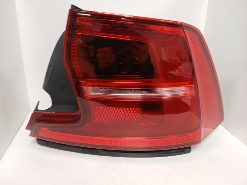 Recambio de piloto trasero derecho para volvo s90 ii (234) d4 referencia OEM IAM 31698713  