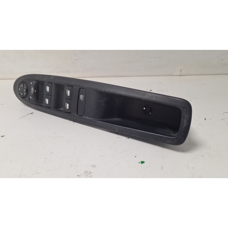 Recambio de mando elevalunas delantero izquierdo para citroën c4 ii (nc_) 1.6 bluehdi 115 referencia OEM IAM   