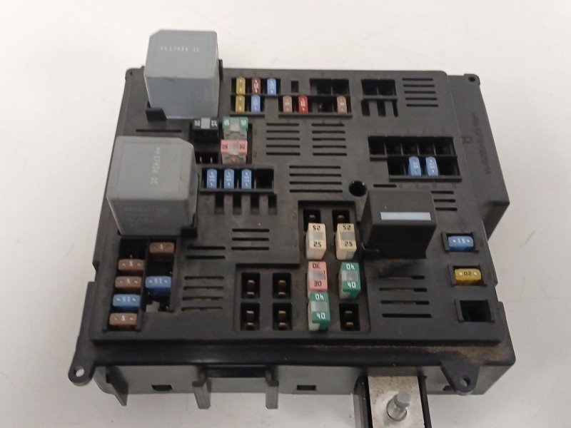 Recambio de caja reles / fusibles para volvo s90 ii (234) d4 referencia OEM IAM 31473772  