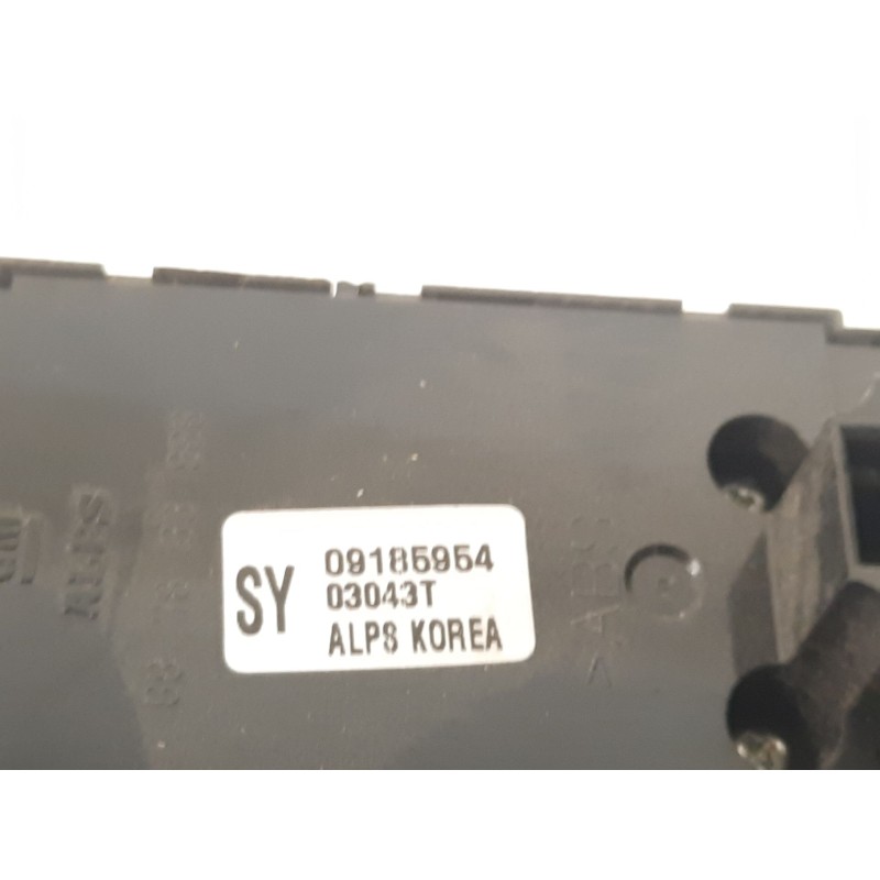 Recambio de mando elevalunas delantero izquierdo para opel signum 2.2 16v cat (z 22 yh / lch) referencia OEM IAM 687833988 09185