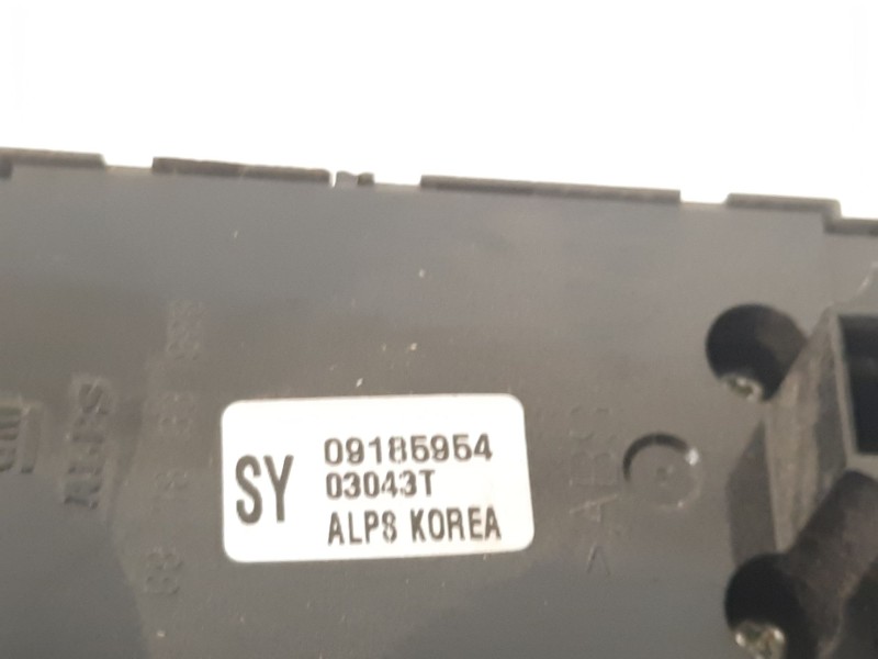 Recambio de mando elevalunas delantero izquierdo para opel signum 2.2 16v cat (z 22 yh / lch) referencia OEM IAM 687833988 09185