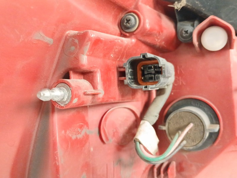 Recambio de piloto trasero derecho para kia sportage iii (sl) 1.7 crdi referencia OEM IAM   