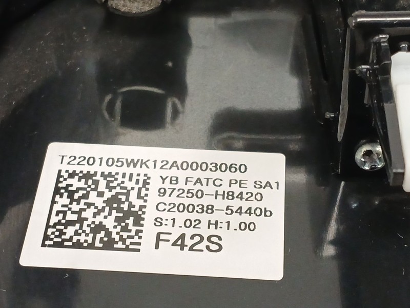 Recambio de mando climatizador para kia stonic (yb) 1.2 cvvt referencia OEM IAM 97250H8420 97250H8XXX 
