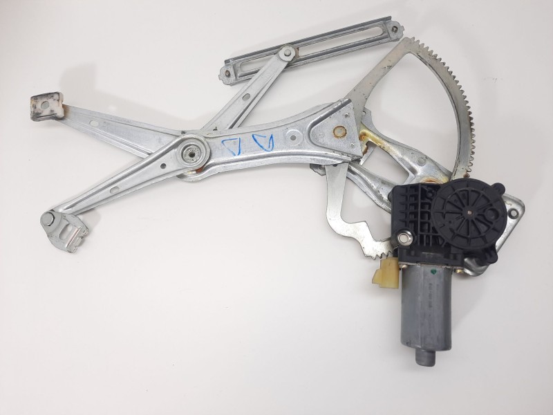 Recambio de elevalunas delantero derecho para mercedes-benz clase m (w163) 270 cdi (163.113) referencia OEM IAM 1637201246 99040