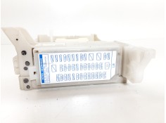 Recambio de caja reles / fusibles para toyota yaris active hybrid referencia OEM IAM 8273052L70C   2