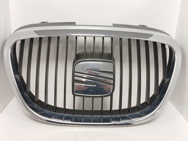 Recambio de rejilla delantera para seat leon (1p1) 1.9 tdi referencia OEM IAM   