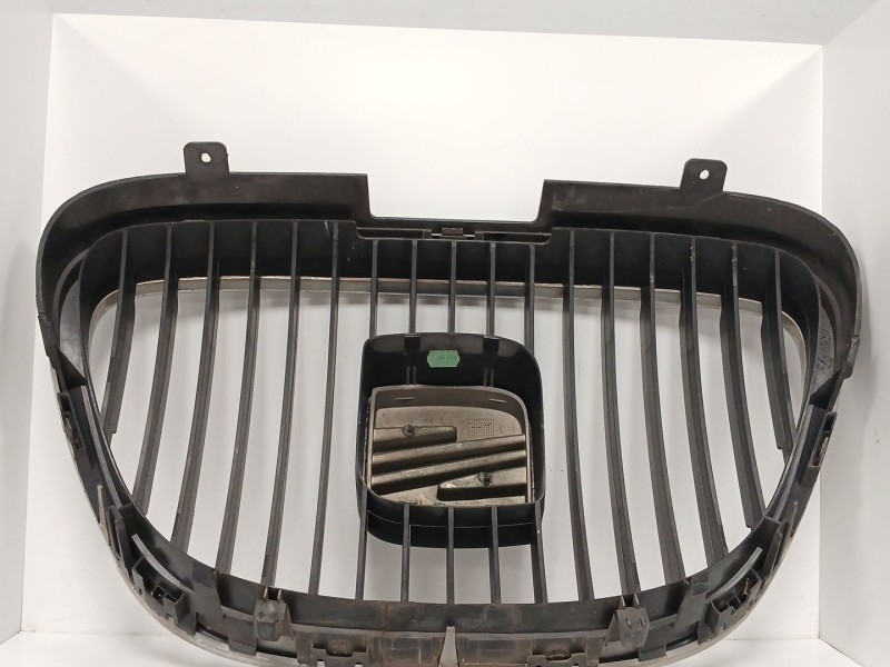 Recambio de rejilla delantera para seat leon (1p1) 1.9 tdi referencia OEM IAM   