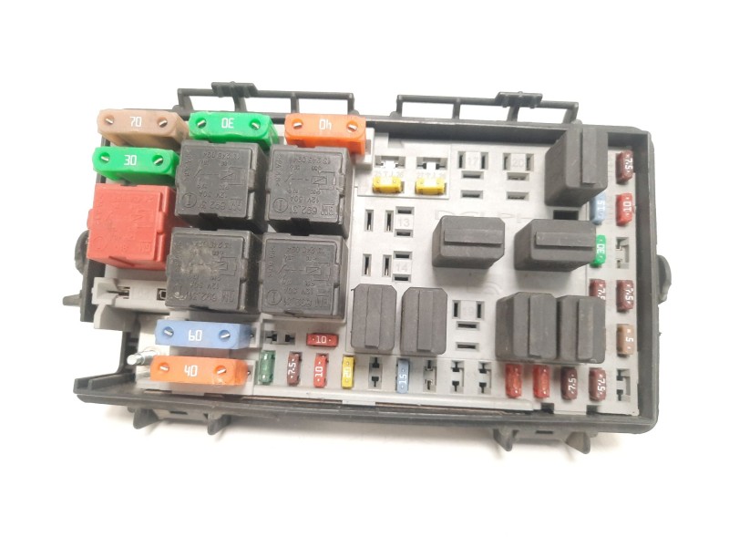 Recambio de caja reles / fusibles para opel corsa d cosmo referencia OEM IAM 13217394  